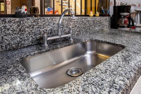 Casa à venda com 230m², 3 quartos e 4 vagasCozinha - Torneira