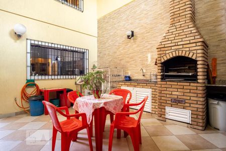 Casa à venda com 230m², 3 quartos e 4 vagasQuintal