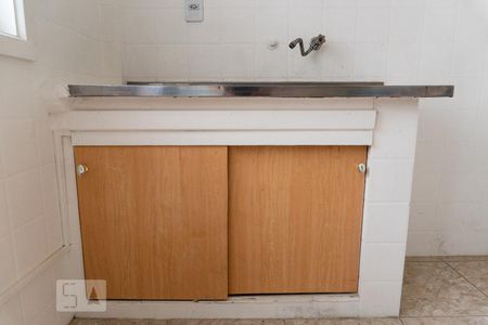 Cozinha de apartamento à venda com 2 quartos, 60m² em Floresta, Porto Alegre