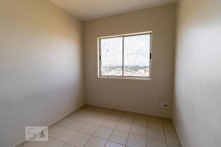Quarto 01 de apartamento para alugar com 2 quartos, 55m² em Samambaia Sul (samambaia), Brasília