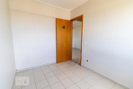 Quarto 01 de apartamento para alugar com 2 quartos, 55m² em Samambaia Sul (samambaia), Brasília