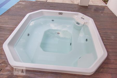 Apartamento à venda com 73m², 2 quartos e 1 vagaÁrea comum - Piscina