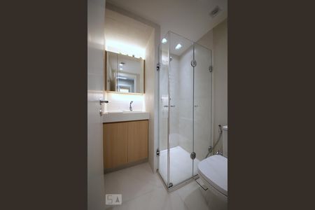 Apartamento à venda com 105m², 2 quartos e 1 vagaSuíte - Banheiro