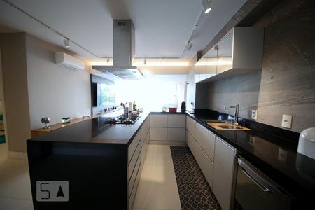 Apartamento à venda com 105m², 2 quartos e 1 vagaCozinha