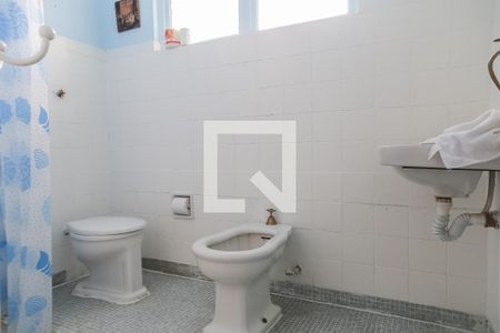 Banheiro de kitnet/studio para alugar com 1 quarto, 32m² em José Menino, Santos