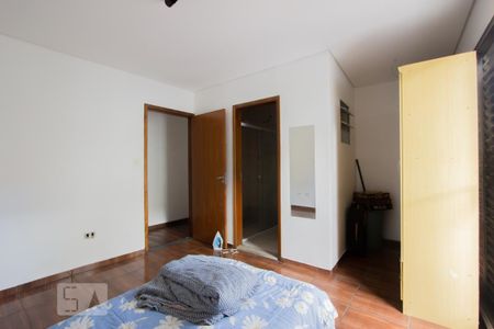 Casa à venda com 200m², 4 quartos e 2 vagasSuíte 2