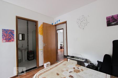 Casa à venda com 200m², 4 quartos e 2 vagasSuíte 1