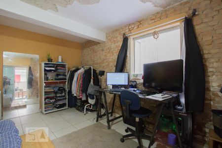 Casa à venda com 200m², 4 quartos e 2 vagasQuarto