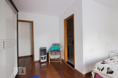 Casa à venda com 200m², 4 quartos e 2 vagasSuíte 3