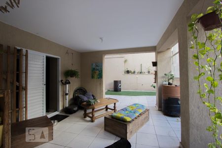 Casa à venda com 200m², 4 quartos e 2 vagasÁrea de Serviço