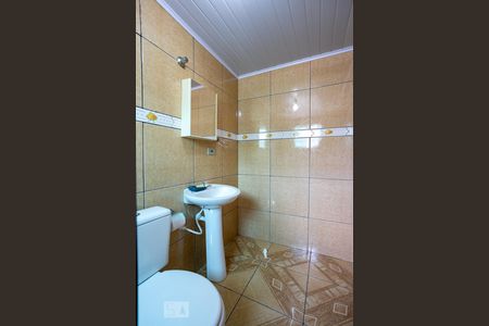 Casa 1 - Banheiro da Suíte de casa para alugar com 4 quartos, 95m² em Vila Cruz das Almas, São Paulo