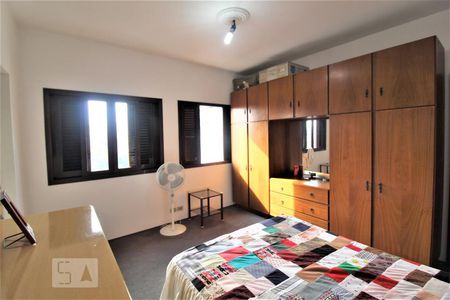 Casa à venda com 310m², 5 quartos e 2 vagasQuarto 1 suite