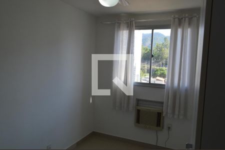 Quarto 1 de apartamento para alugar com 2 quartos, 56m² em Jacarepaguá, Rio de Janeiro