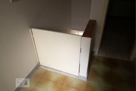 Casa para alugar com 60m², 1 quarto e sem vagaEscadas