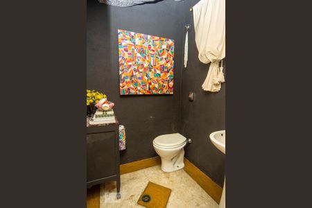 Casa à venda com 480m², 4 quartos e 4 vagasLavabo