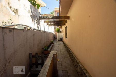 Casa à venda com 480m², 4 quartos e 4 vagasLateral casa