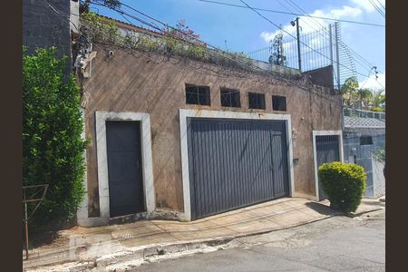 Casa à venda com 480m², 4 quartos e 4 vagasFachada