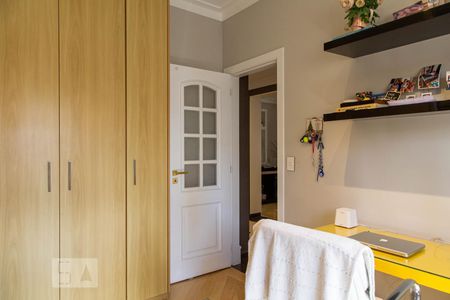 Apartamento à venda com 246m², 3 quartos e 4 vagasEscritório
