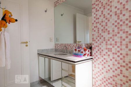 Apartamento à venda com 246m², 3 quartos e 4 vagasBanheiro Suíte 3