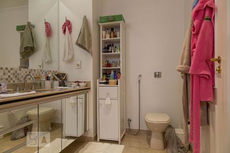 Apartamento à venda com 246m², 3 quartos e 4 vagasBanheiro Suíte 1