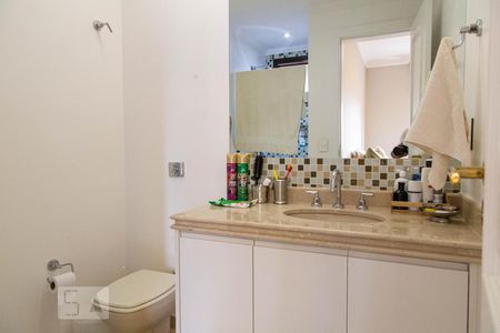 Apartamento à venda com 246m², 3 quartos e 4 vagasBanheiro Suíte 2