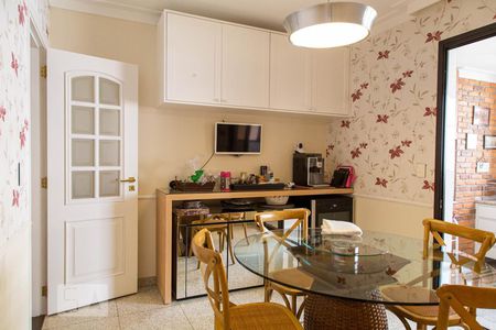 Apartamento à venda com 246m², 3 quartos e 4 vagasCozinha