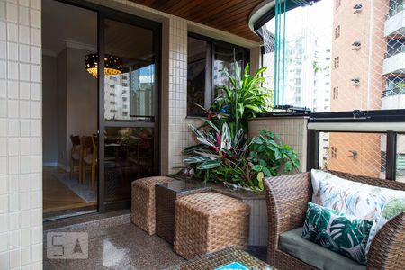 Apartamento à venda com 246m², 3 quartos e 4 vagasVaranda da Sala