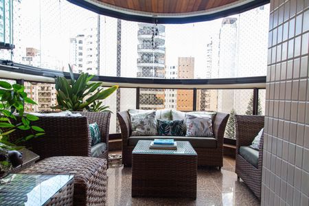 Apartamento à venda com 246m², 3 quartos e 4 vagasVaranda da Sala