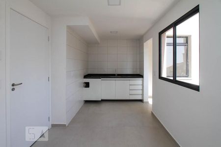 Sala e cozinha de apartamento para alugar com 2 quartos, 40m² em Chácara Santo Antônio (zona Leste), São Paulo