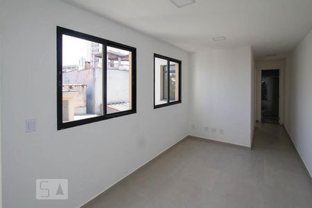 Sala e cozinha de apartamento para alugar com 2 quartos, 40m² em Chácara Santo Antônio (zona Leste), São Paulo