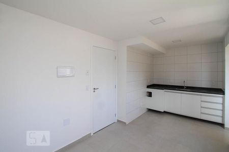 Sala e cozinha de apartamento para alugar com 2 quartos, 40m² em Chácara Santo Antônio (zona Leste), São Paulo