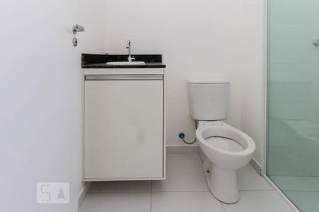 Banheiro de kitnet/studio para alugar com 1 quarto, 25m² em Chácara Santo Antônio (zona Leste), São Paulo