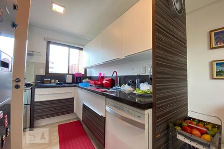 Apartamento à venda com 235m², 3 quartos e 4 vagas Apartamento à venda com 235m², 3 quartos e 4 vagasCozinha