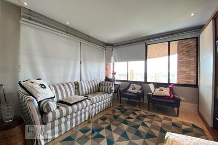 Sala de TV de apartamento à venda com 3 quartos, 235m² em Vila Suzana, São Paulo