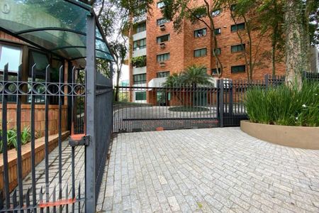 Apartamento à venda com 235m², 3 quartos e 4 vagas Apartamento à venda com 235m², 3 quartos e 4 vagasEntrada