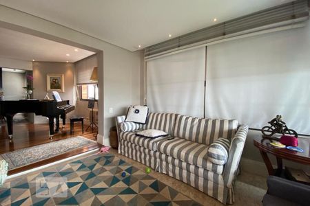 Sala de TV de apartamento à venda com 3 quartos, 235m² em Vila Suzana, São Paulo