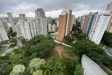 Apartamento à venda com 235m², 3 quartos e 4 vagas Apartamento à venda com 235m², 3 quartos e 4 vagasVista da Suíte 3