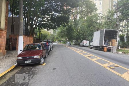 Apartamento à venda com 235m², 3 quartos e 4 vagas Apartamento à venda com 235m², 3 quartos e 4 vagasVista da Rua