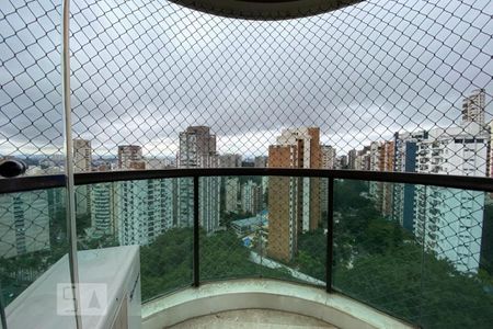 Apartamento à venda com 235m², 3 quartos e 4 vagas Apartamento à venda com 235m², 3 quartos e 4 vagasSuíte 3