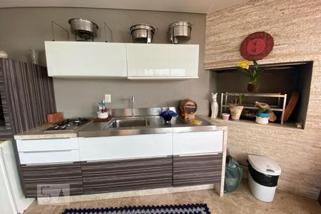 Apartamento à venda com 235m², 3 quartos e 4 vagas Apartamento à venda com 235m², 3 quartos e 4 vagasChurrasqueira