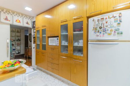 Apartamento para alugar com 210m², 3 quartos e 1 vaga Apartamento para alugar com 210m², 3 quartos e 1 vagaCozinha - Armários