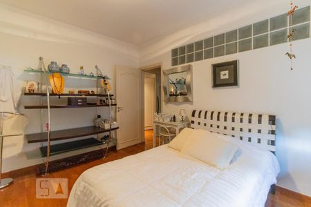 Apartamento para alugar com 210m², 3 quartos e 1 vaga Apartamento para alugar com 210m², 3 quartos e 1 vagaSuíte 2