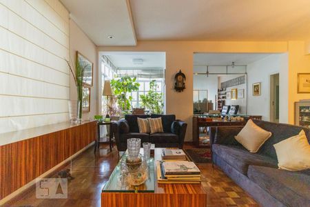 Apartamento para alugar com 210m², 3 quartos e 1 vaga Apartamento para alugar com 210m², 3 quartos e 1 vagaSala - Sala de Estar