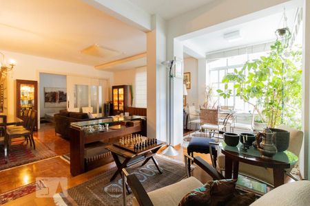 Apartamento para alugar com 210m², 3 quartos e 1 vaga Apartamento para alugar com 210m², 3 quartos e 1 vagaSala