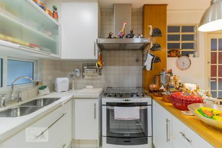 Apartamento para alugar com 210m², 3 quartos e 1 vaga Apartamento para alugar com 210m², 3 quartos e 1 vagaCozinha - Fogão