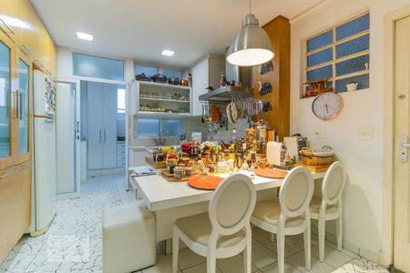 Apartamento para alugar com 210m², 3 quartos e 1 vaga Apartamento para alugar com 210m², 3 quartos e 1 vagaCozinha