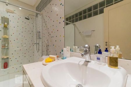 Apartamento para alugar com 210m², 3 quartos e 1 vaga Apartamento para alugar com 210m², 3 quartos e 1 vagaBanheiro da Suíte 2 - Pìa