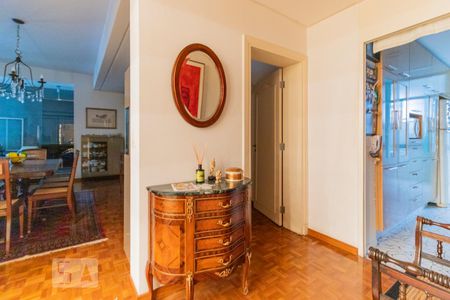 Apartamento para alugar com 210m², 3 quartos e 1 vaga Apartamento para alugar com 210m², 3 quartos e 1 vagaHall de Entrada