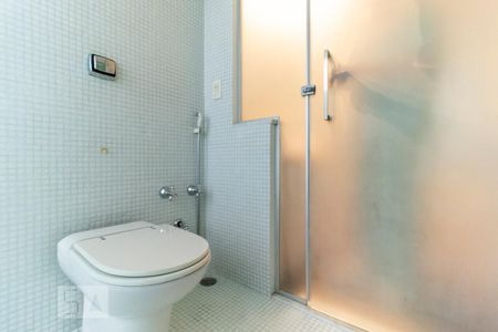 Apartamento para alugar com 210m², 3 quartos e 1 vaga Apartamento para alugar com 210m², 3 quartos e 1 vagaBanheiro da Suíte 1