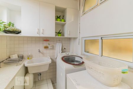 Apartamento para alugar com 210m², 3 quartos e 1 vaga Apartamento para alugar com 210m², 3 quartos e 1 vagaÁrea de Serviço - Máquina de Lavar